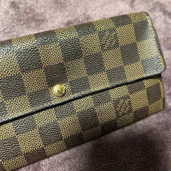 (SOLD) LV Damier Ebene Large Wallet LOUIS VUITTON - Picture 3 of 8